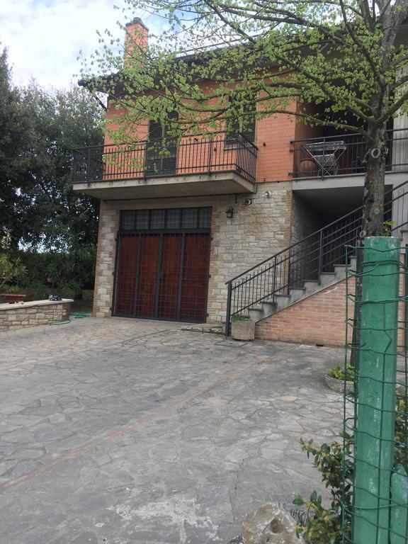 Appartamento Dell Agriturismo Pane E Olio Тоди Экстерьер фото